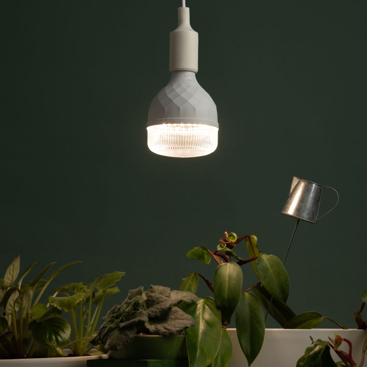 Светодиодная фитолампа для растений Эра ФИТО-35W-PFR-E27-GR Б0064576