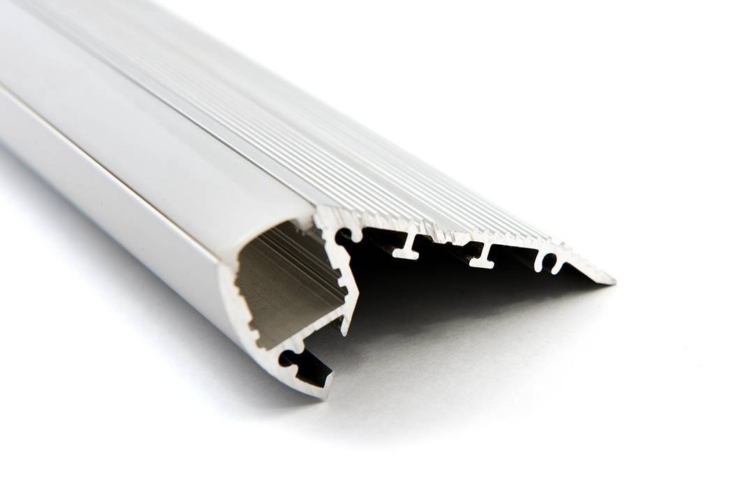 Профиль алюминиевый SWG ARC-2744STEP 900087