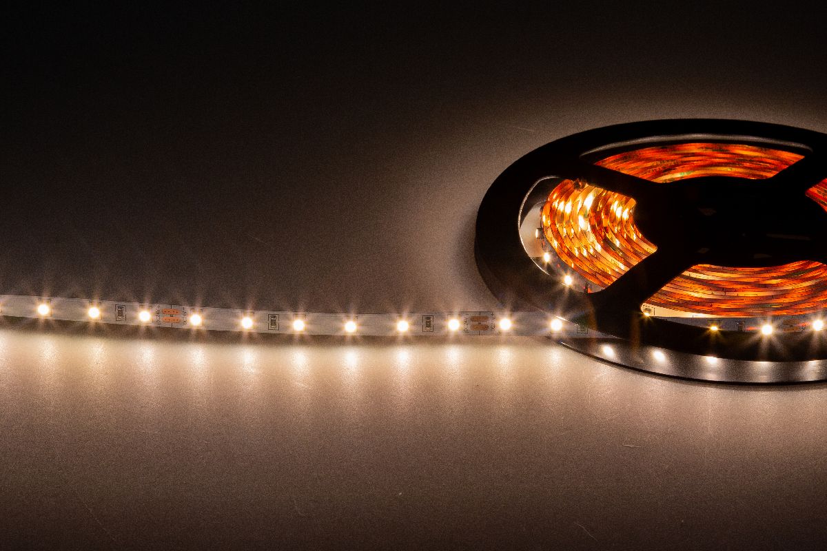 Светодиодная лента Donel 24В 4,8Вт/м 3000K 5м IP20 DN18321WWRA95