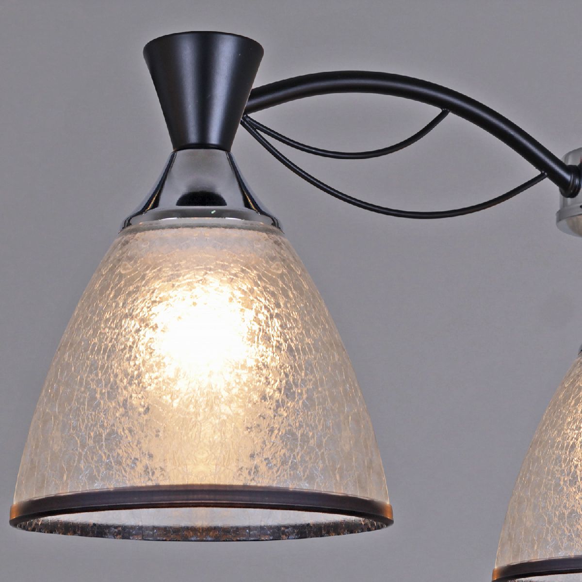 Люстра на штанге Reluce 70082-3.3-03 CR+BK