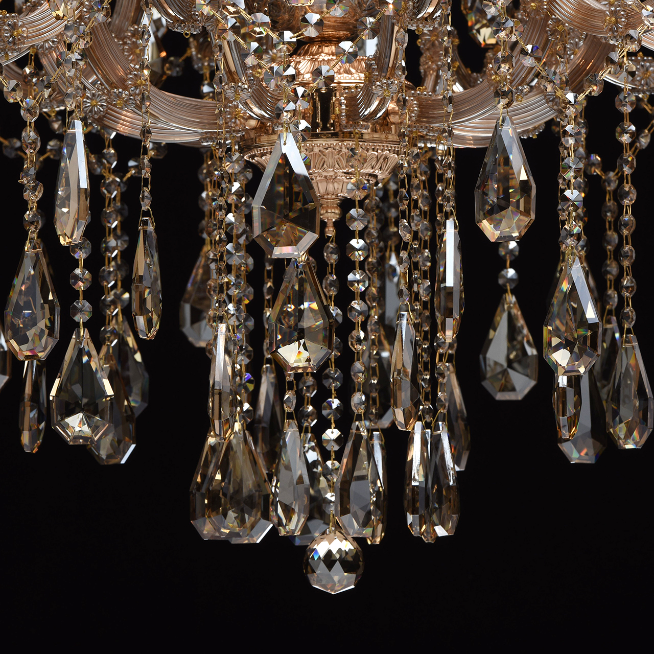 Подвесная люстра Chiaro Одетта 405010316 в Москве