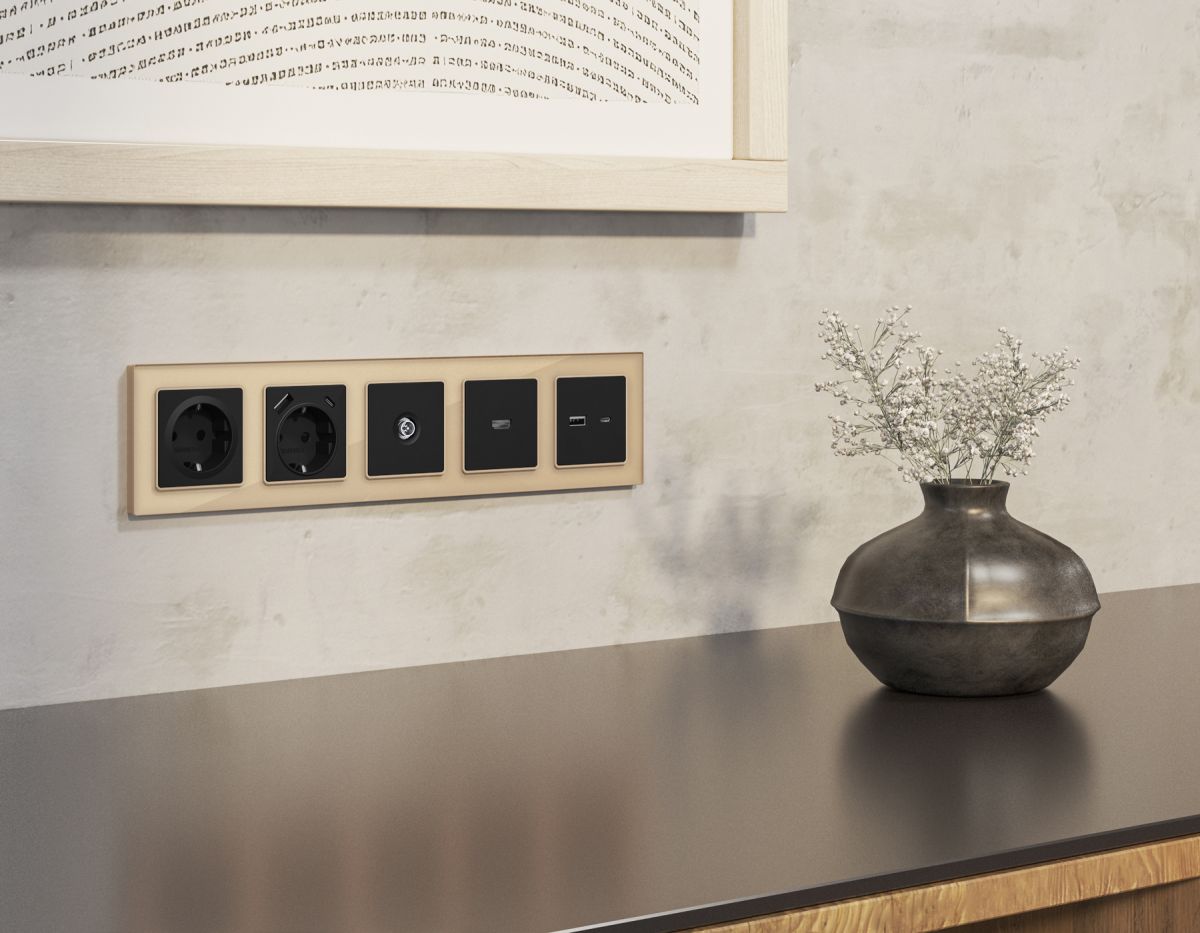 Комплект механизма TV розетки оконечной экранированной 5-1000MHz 3dB Alfa Черный матовый Quant Ambrella Volt MA813005 (AP8130, VM199)