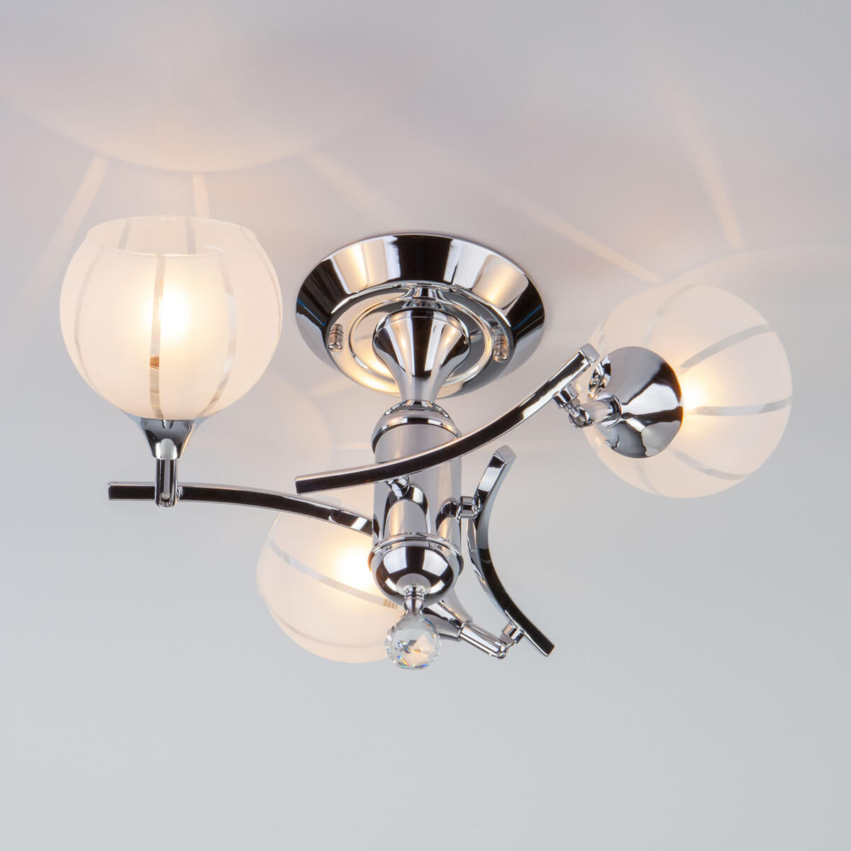 Потолочная люстра Eurosvet 3353/3 хром/белый