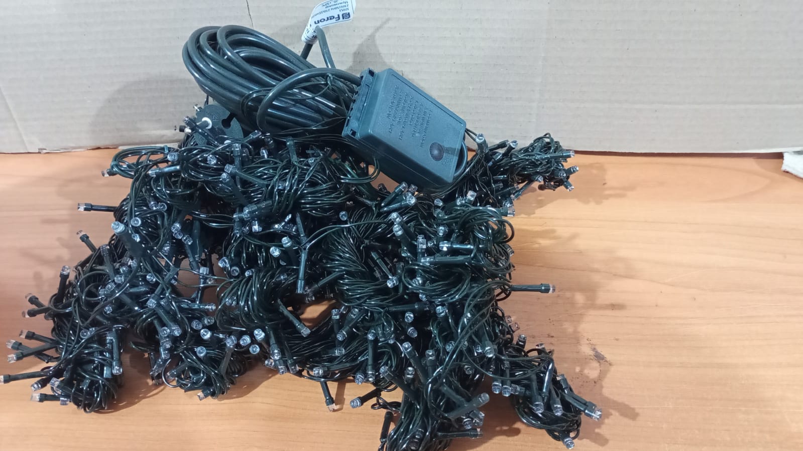 Светодиодная гирлянда Feron 15 веток 230V разноцветная с мерцанием CL93 32953 УЦ