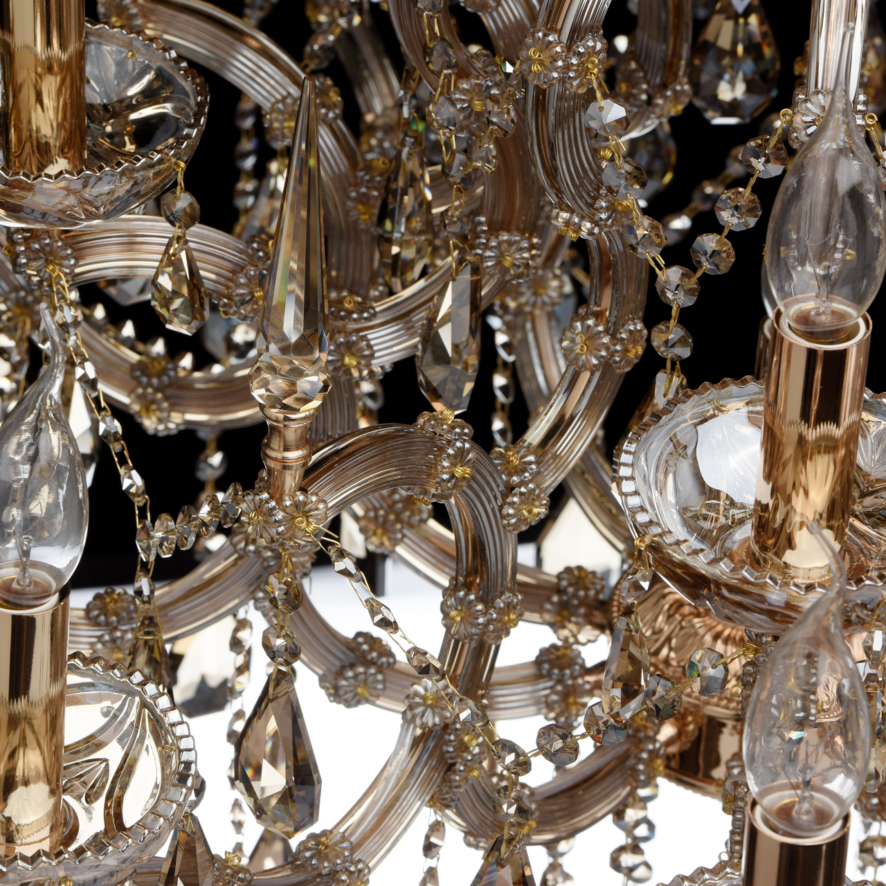 Подвесная люстра Chiaro Одетта 405010316 в Москве