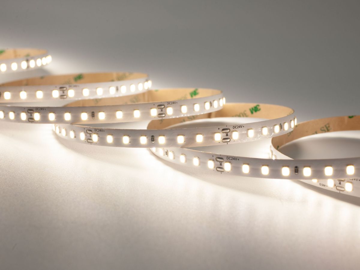 Светодиодная лента LEDS POWER 2835 128/м (12Вт/м) 24В нейтральная, серия ПРО125 008912