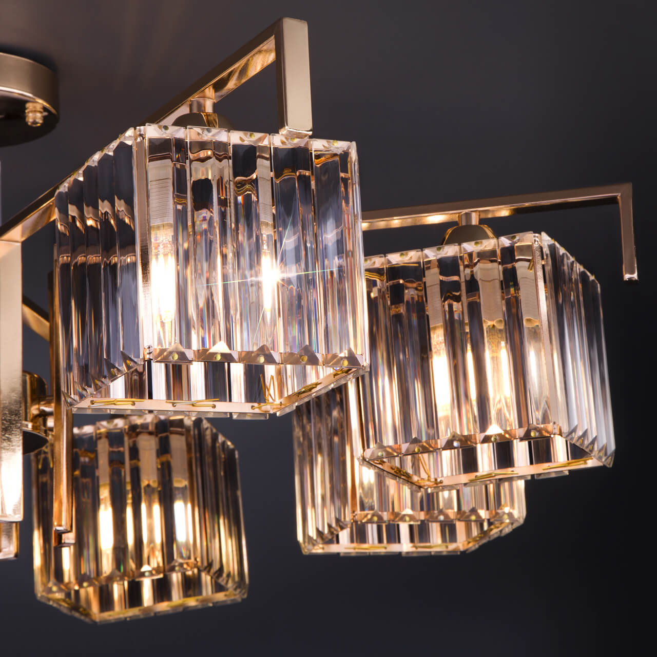 Потолочная люстра Eurosvet April 10126/8 золото/прозрачный хрусталь Strotskis Smart (10117/8)