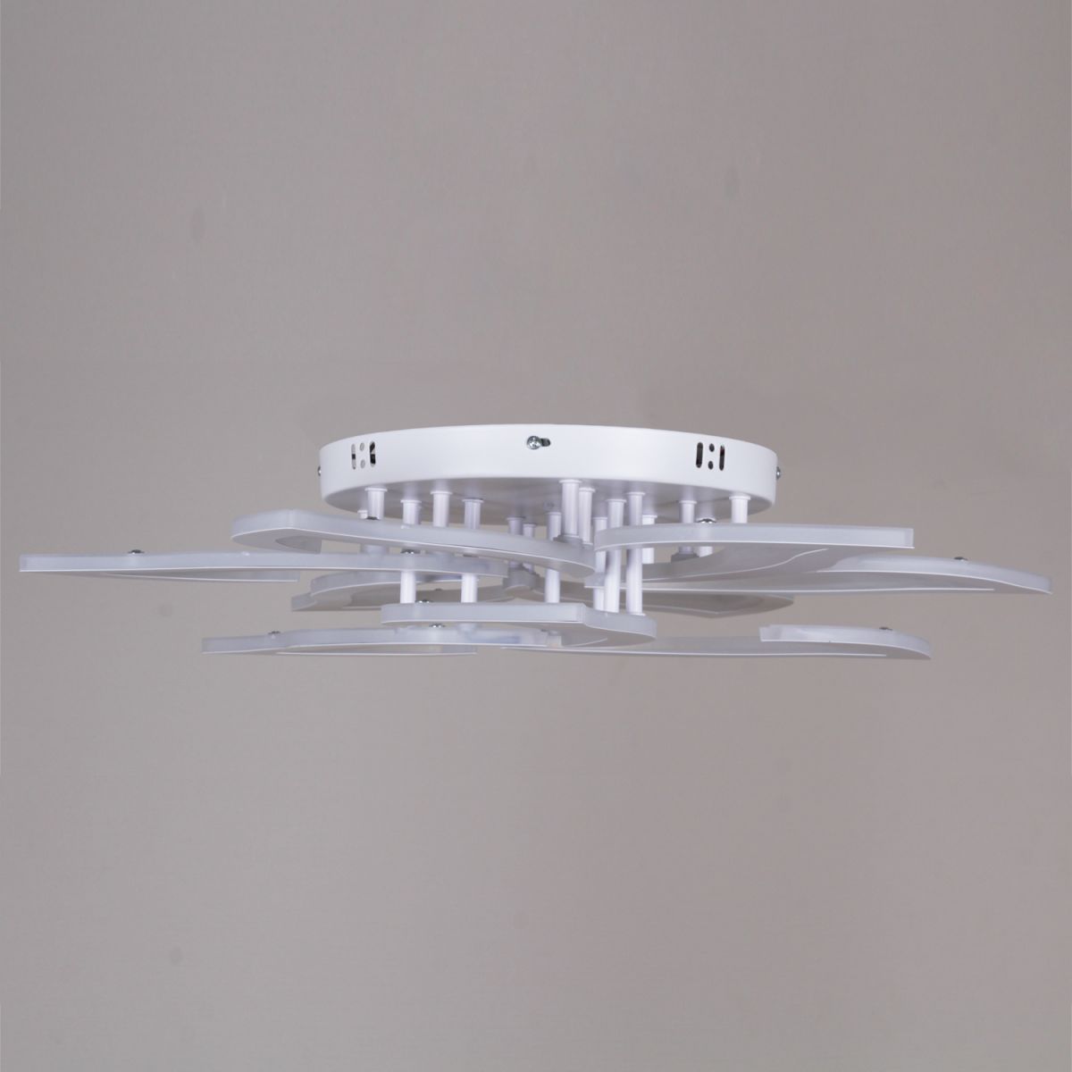 Потолочная люстра Reluce 30150-0.3-6+3 WH