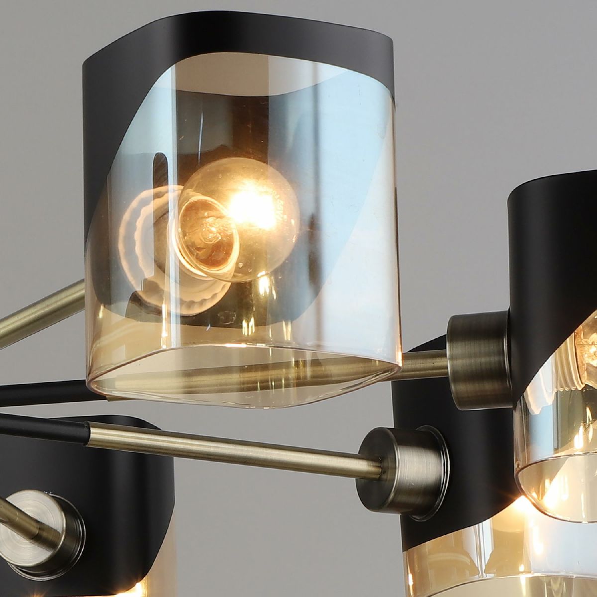 Люстра на штанге Reluce 05013-0.3-08 AB+BK