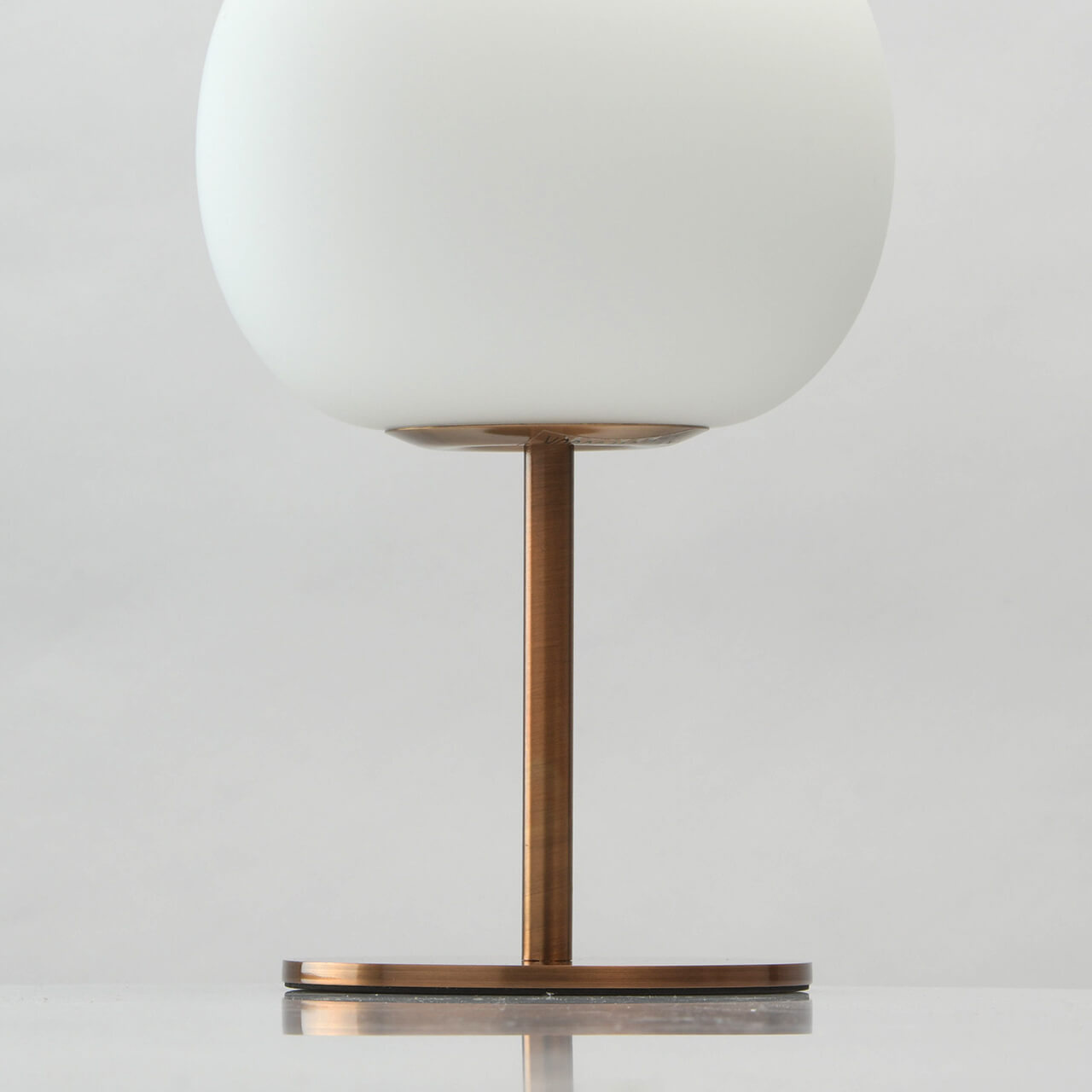 Настольная лампа De Markt Ауксис 1 722030501