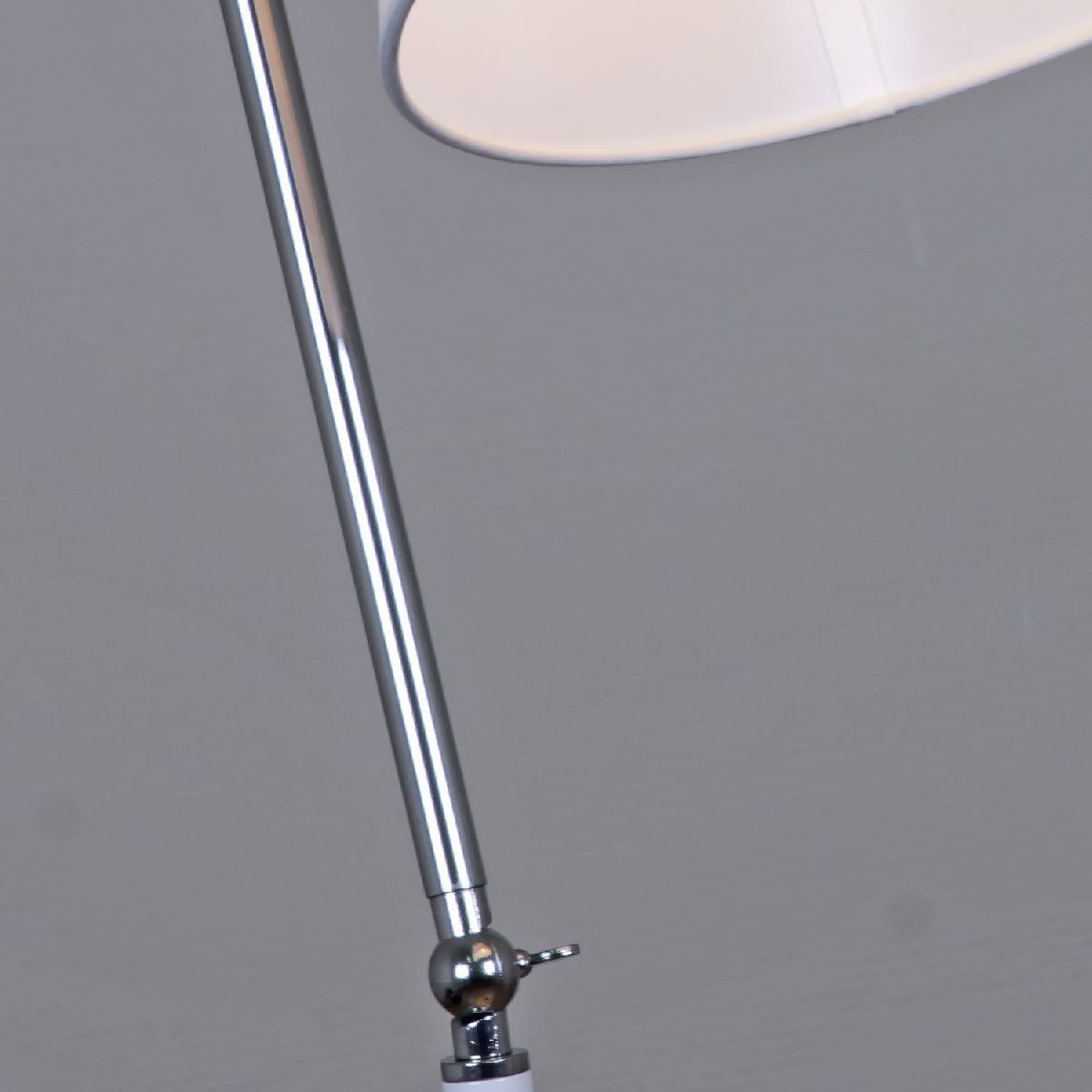 Торшер Reluce 02225-2.6-01 WH