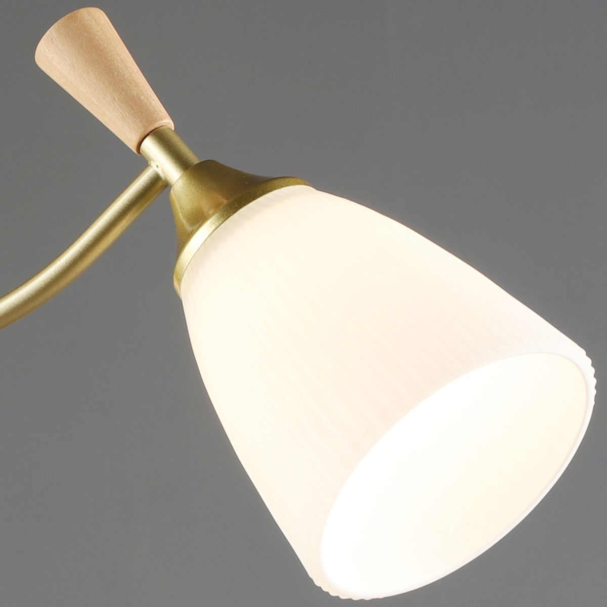 Люстра на штанге Reluce 38960-0.3-03 GD+WOOD