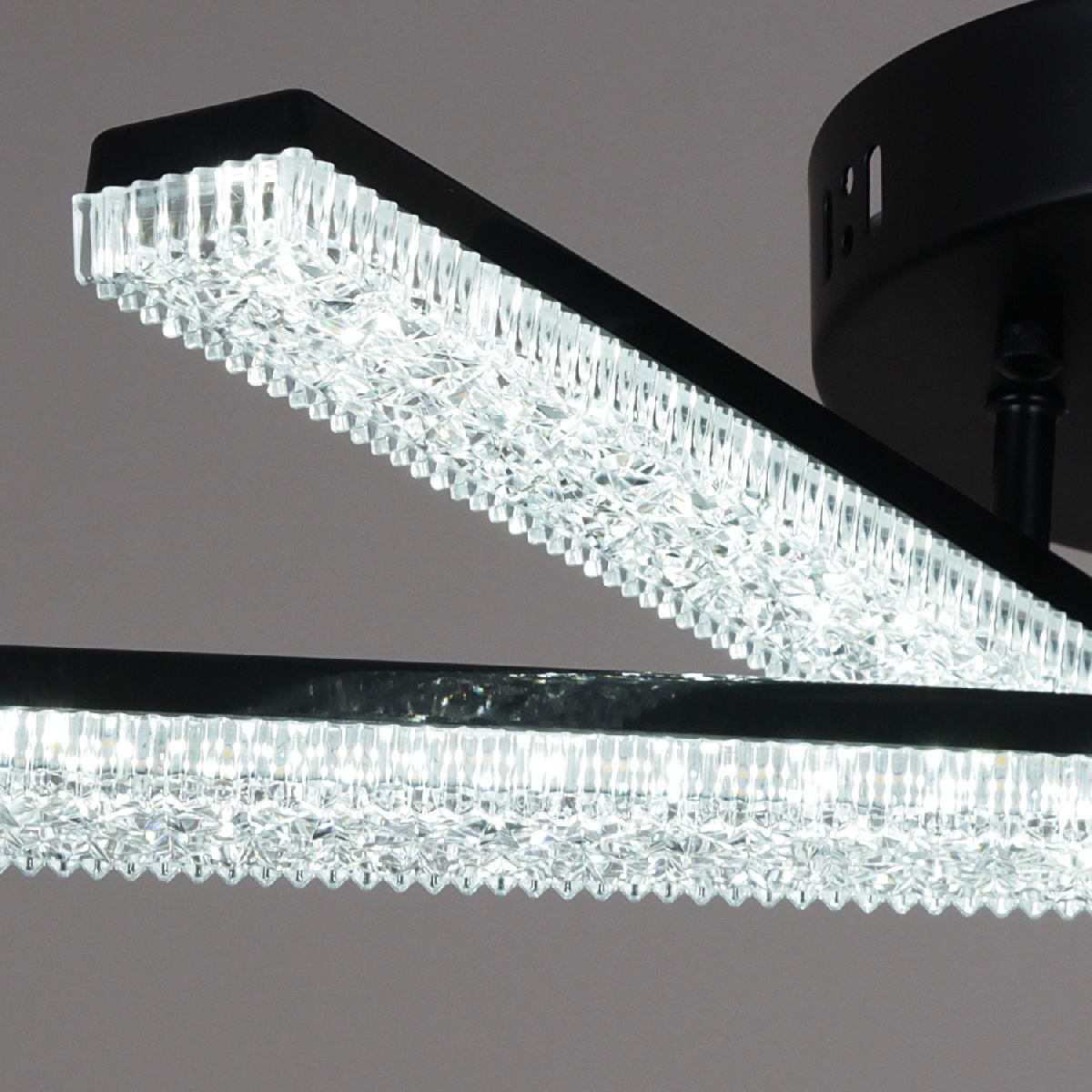 Потолочная люстра Reluce 03749-3.3-03C BK