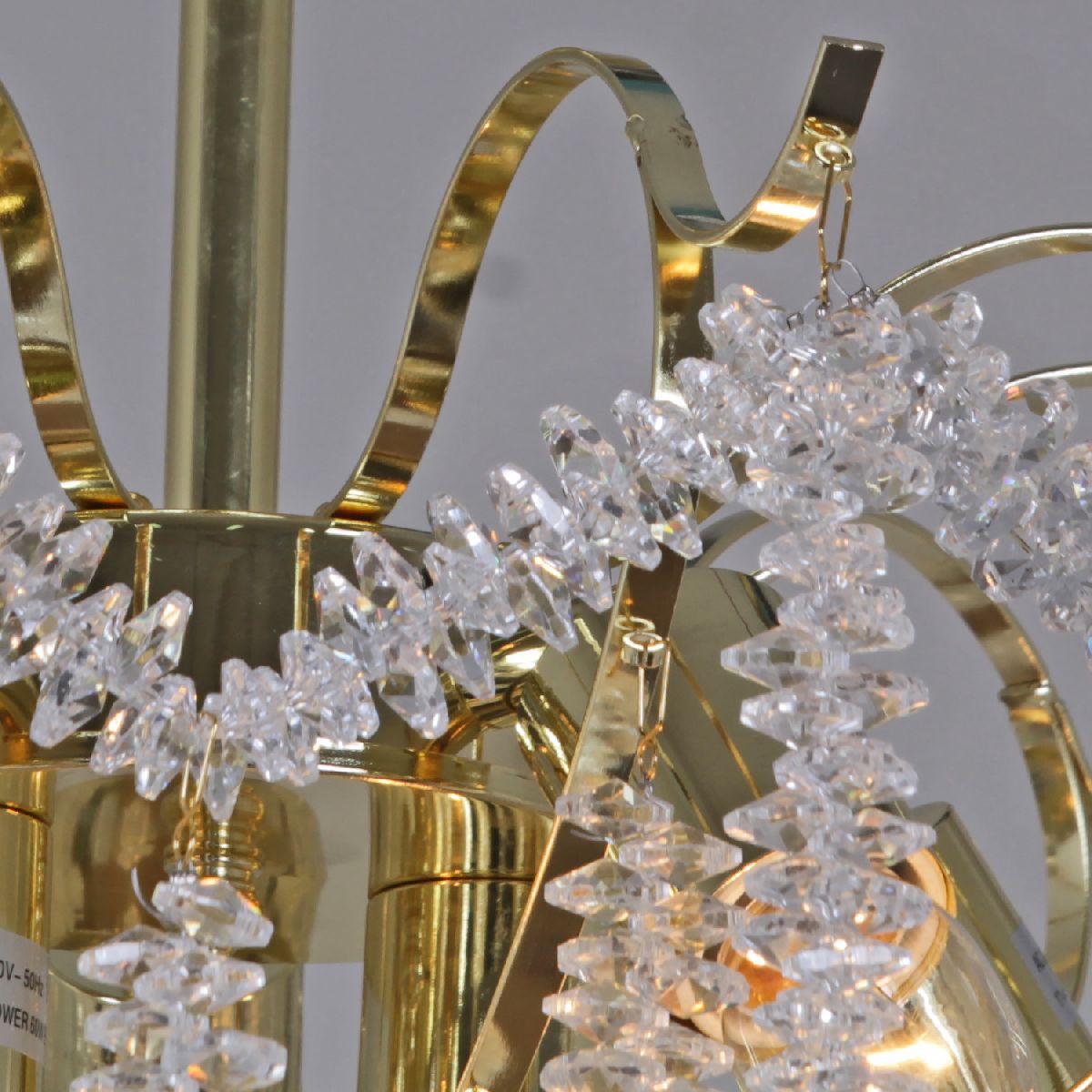 Люстра на штанге Reluce 02384-0.3-8+4 FFG