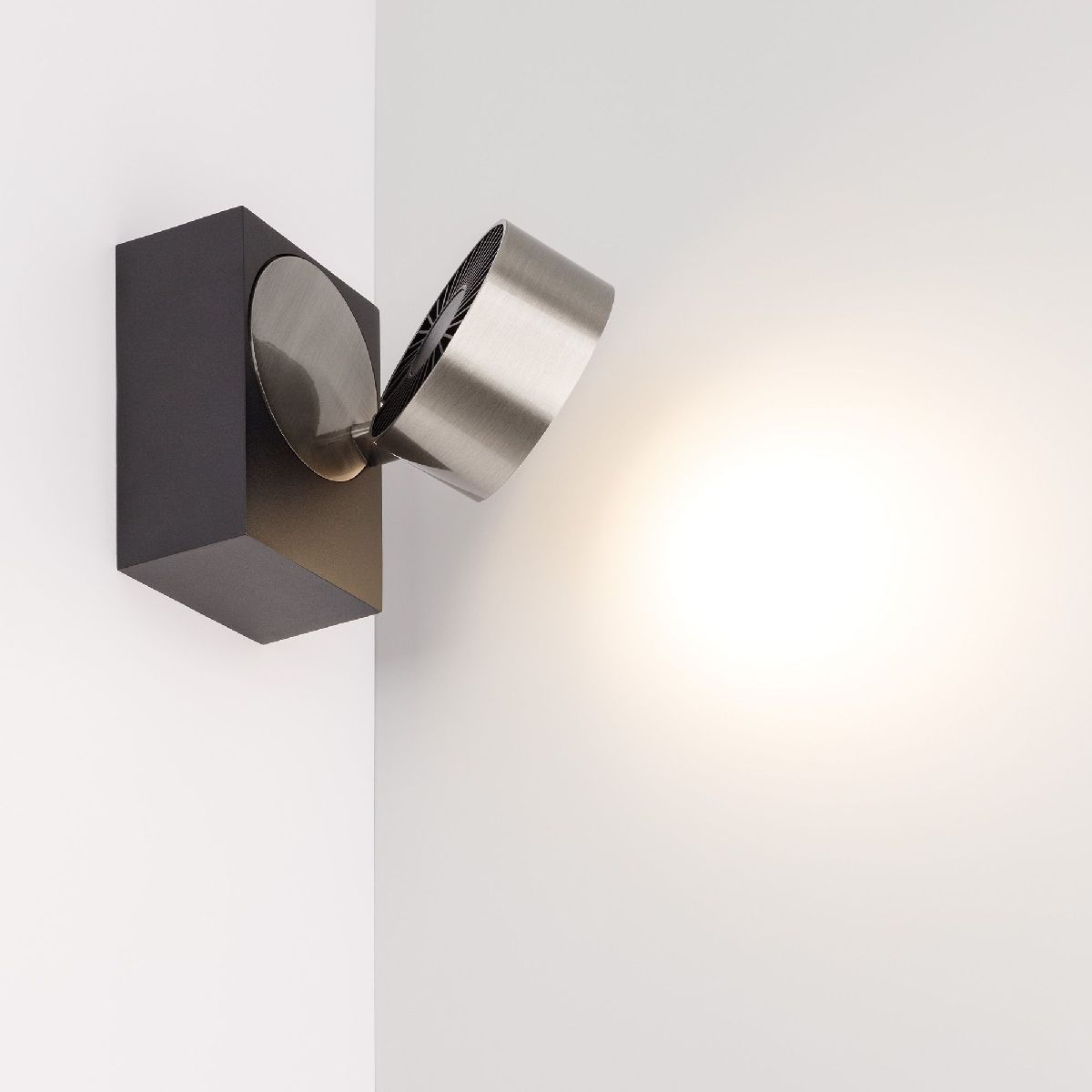 Накладной спот Arlight SP-PLURIO-SURFACE-S110x77-9W Day4000 (BK-NI, 36 deg, 230V) 040437