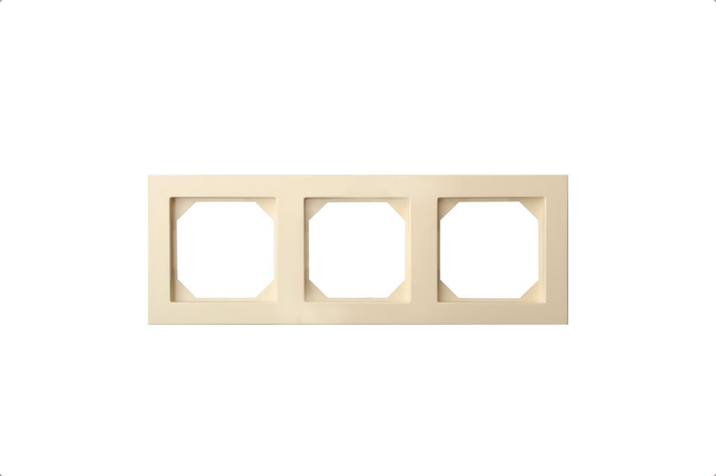 Рамка трехместная Liregus Epsilon 28-090