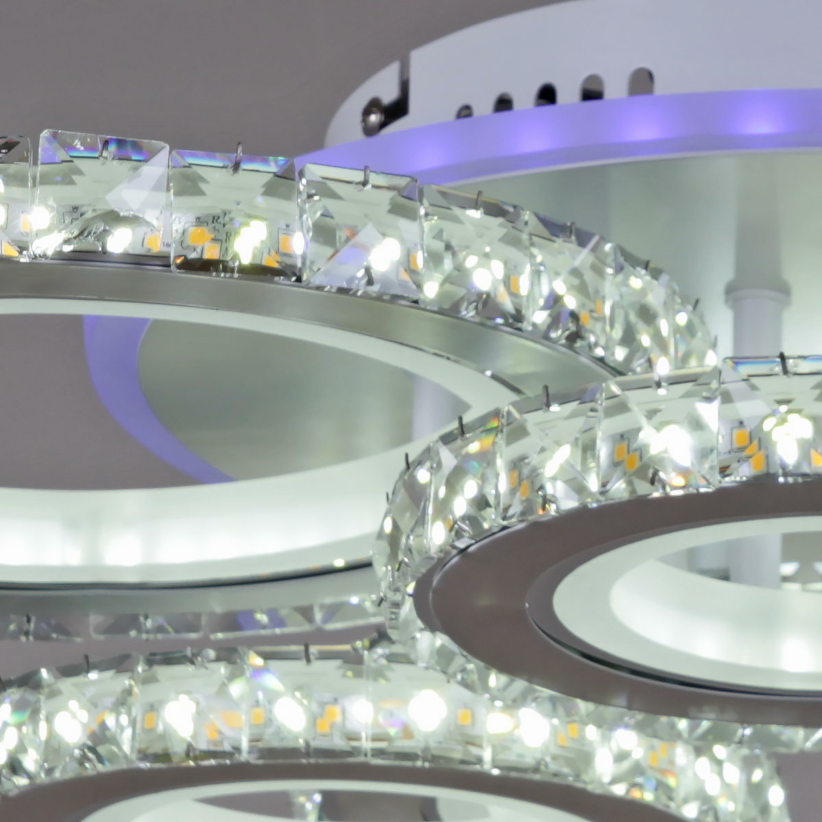 Потолочная люстра Reluce 03900-0.3-3+3B WH+CR (RGB)