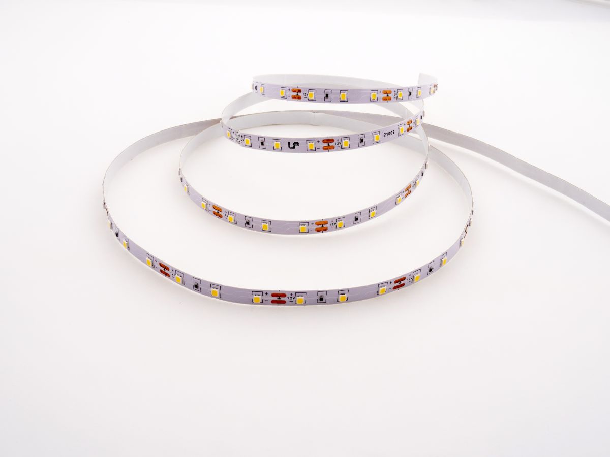Светодиодная лента LEDS POWER 2835 60/м (4,8Вт/м) 12В холодная 002187
