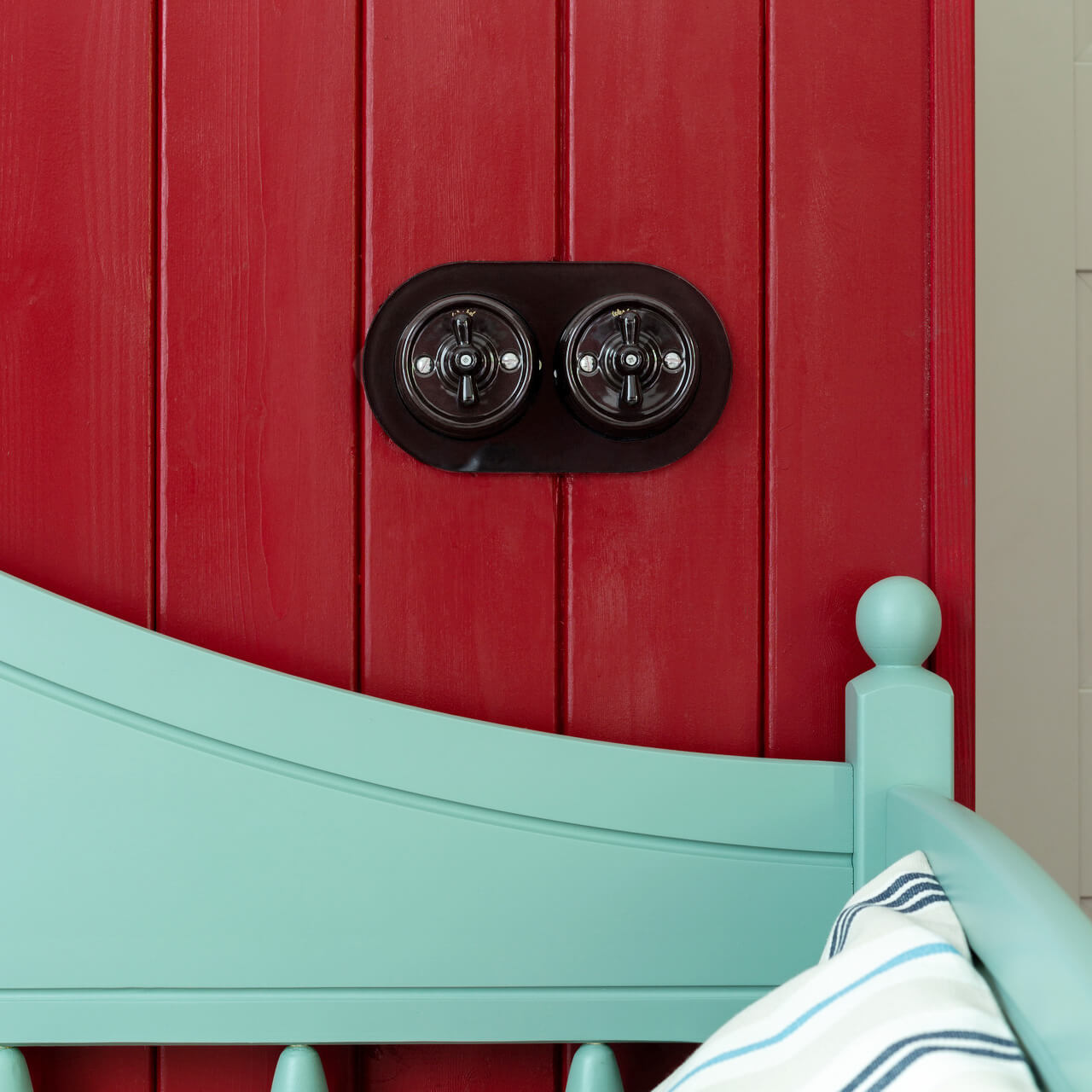 Выключатель на 4 положения двухклавишный Werkel Ретро черный W5620008 4690389166747