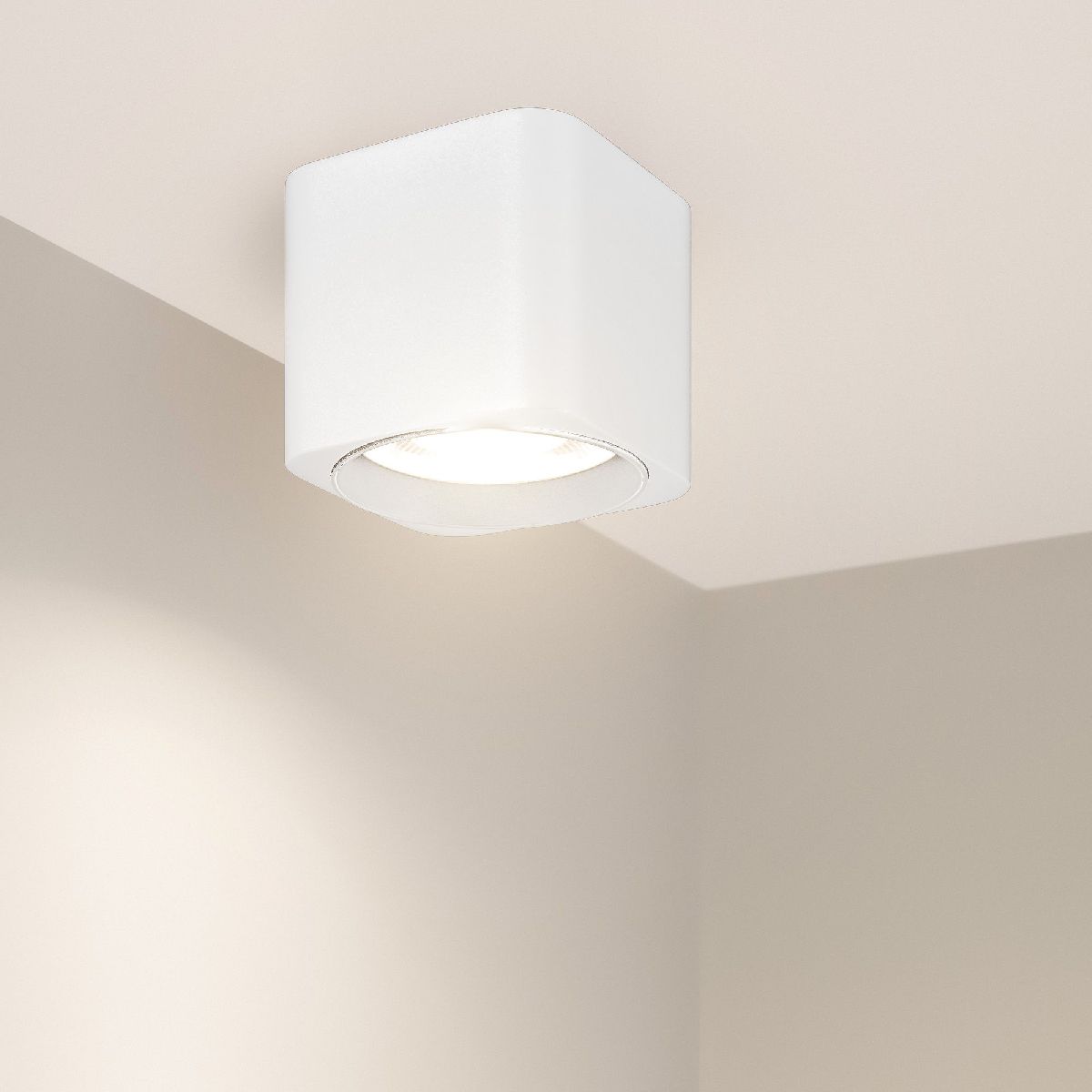 Накладной светильник Arlight SP-DICE-S78x78-10W Day4000 (WH, 24 deg, 230V) 046634