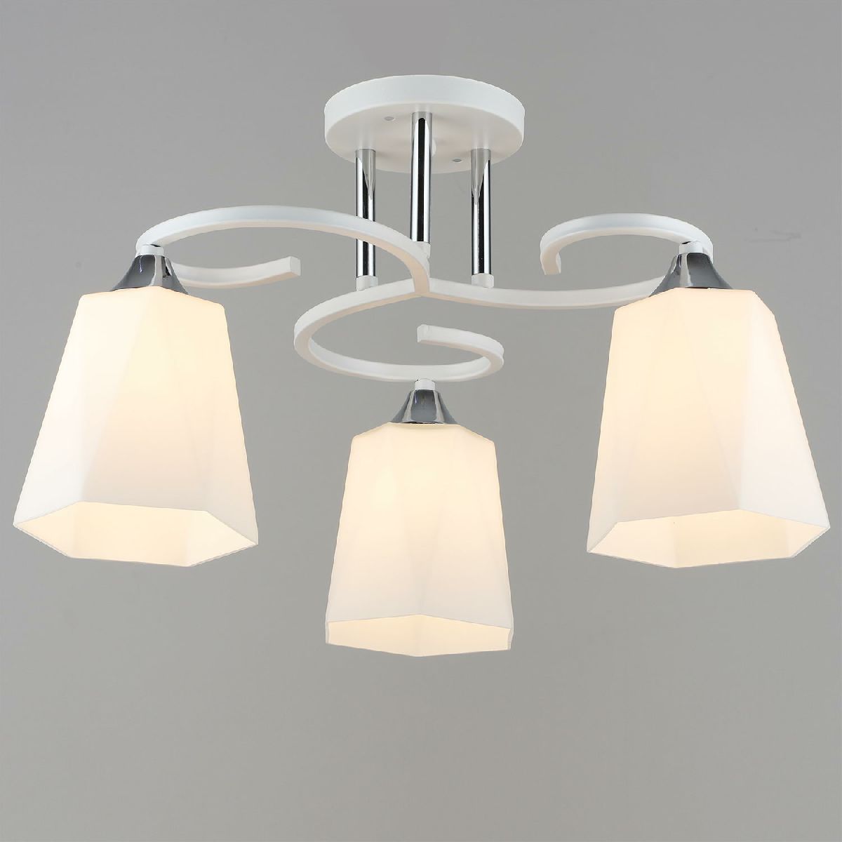 Потолочная люстра Reluce 04987-0.3-03 WT+CH