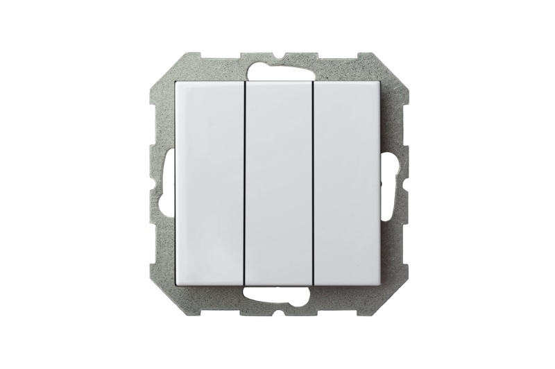 Выключатель трехклавишный Liregus Epsilon 28-004