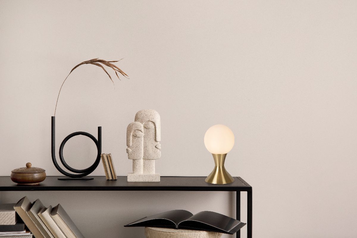 Настольная лампа в виде шара Lucide Moya 25516/01/02