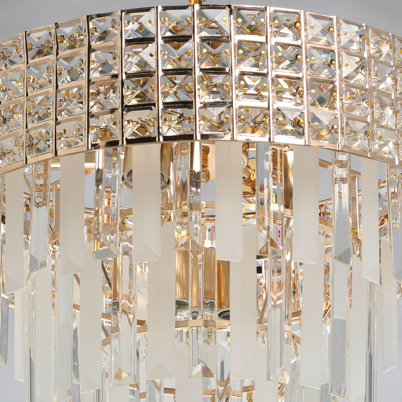 Подвесная люстра De Markt Бриз 111014008