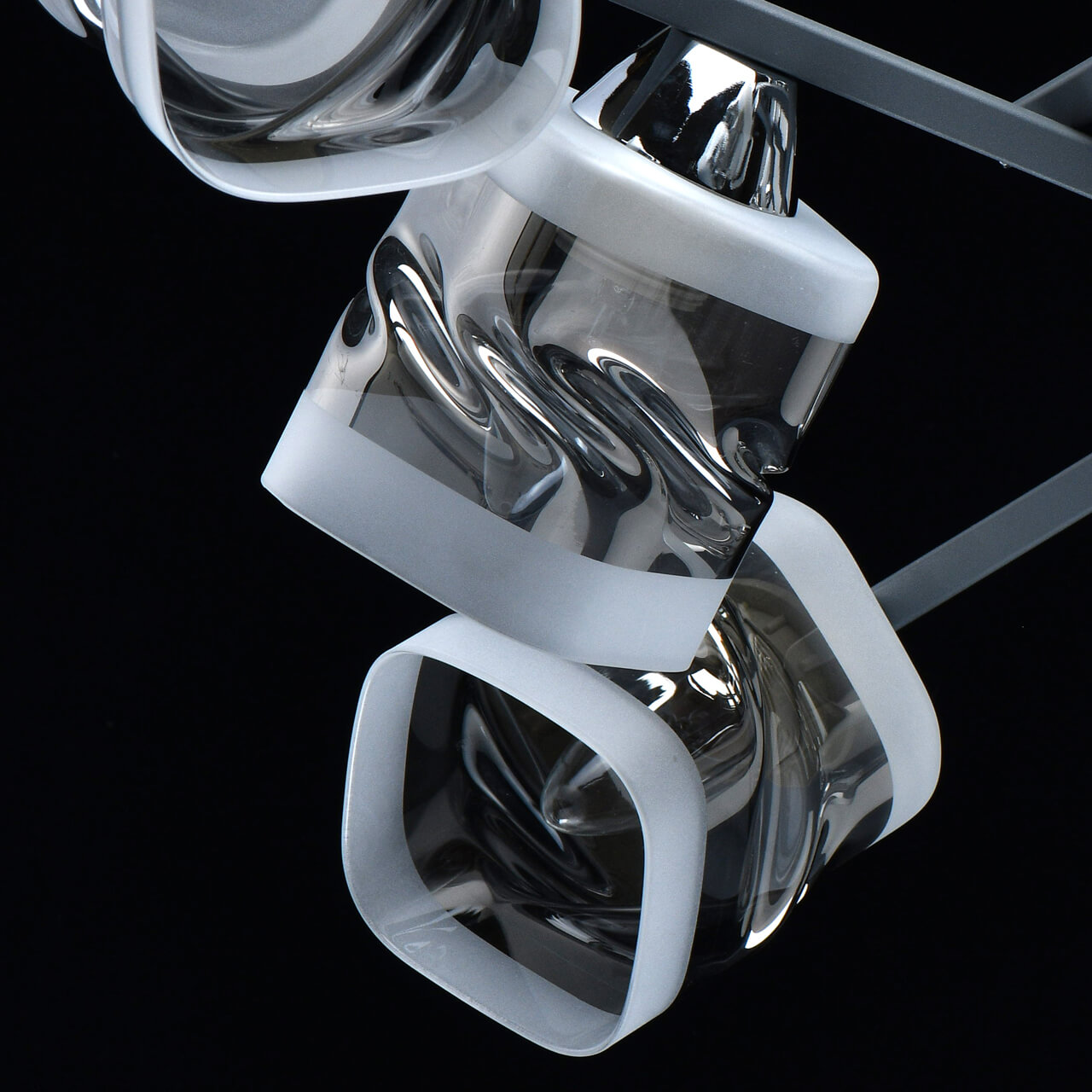 Люстра на штанге DeMarkt 638016008 в Москве