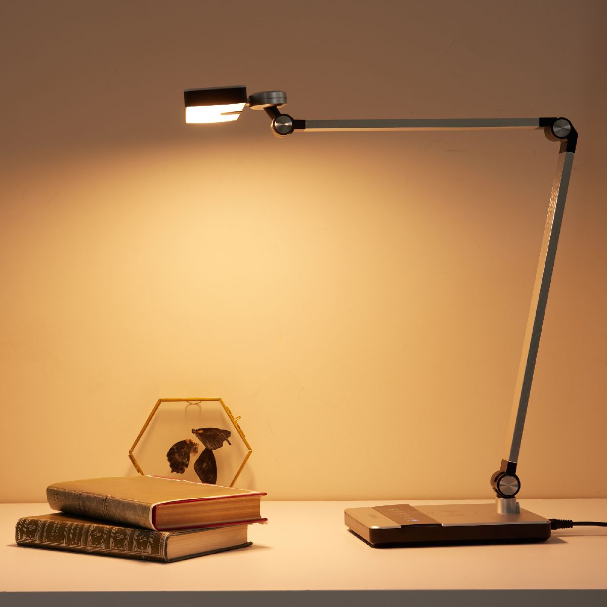 Настольная лампа Uniel ULM-D110 15W/3000-6500K/DIM SILVER UL-00011289