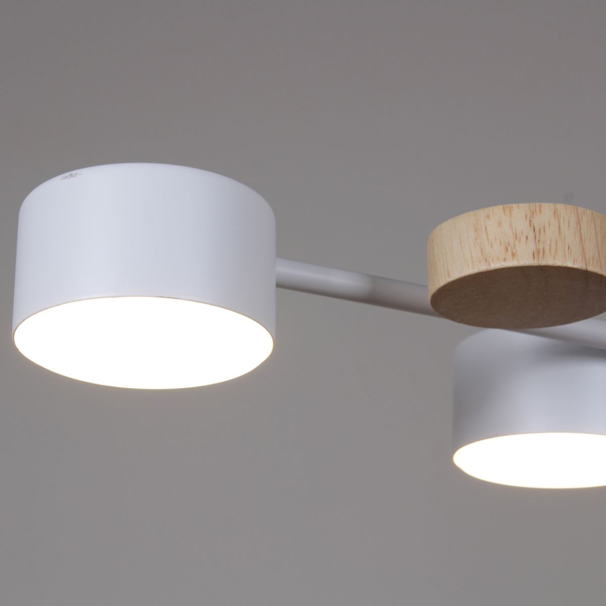 Люстра на штанге Reluce 03758-0.3-06 WT+WOOD GX53