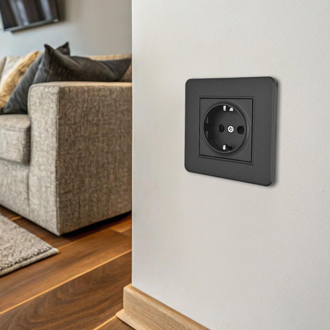 Комплект розетки с/з и шторками и рамкой Arte Milano SET16-1-40-1 black