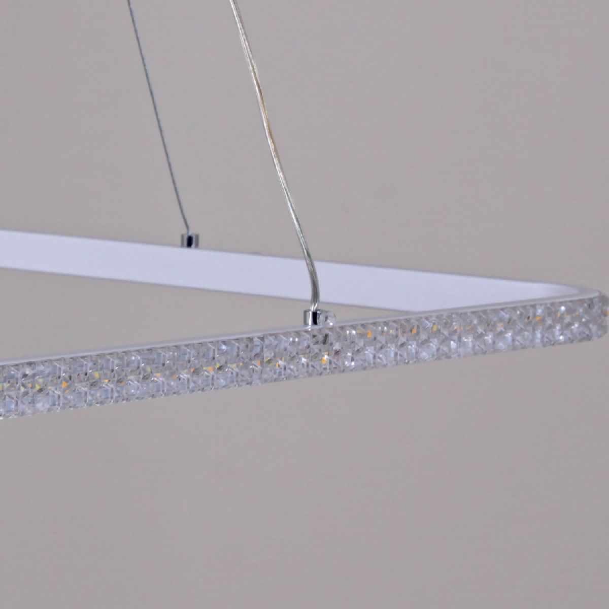 Подвесная люстра Reluce 06316-3.9-01 WH