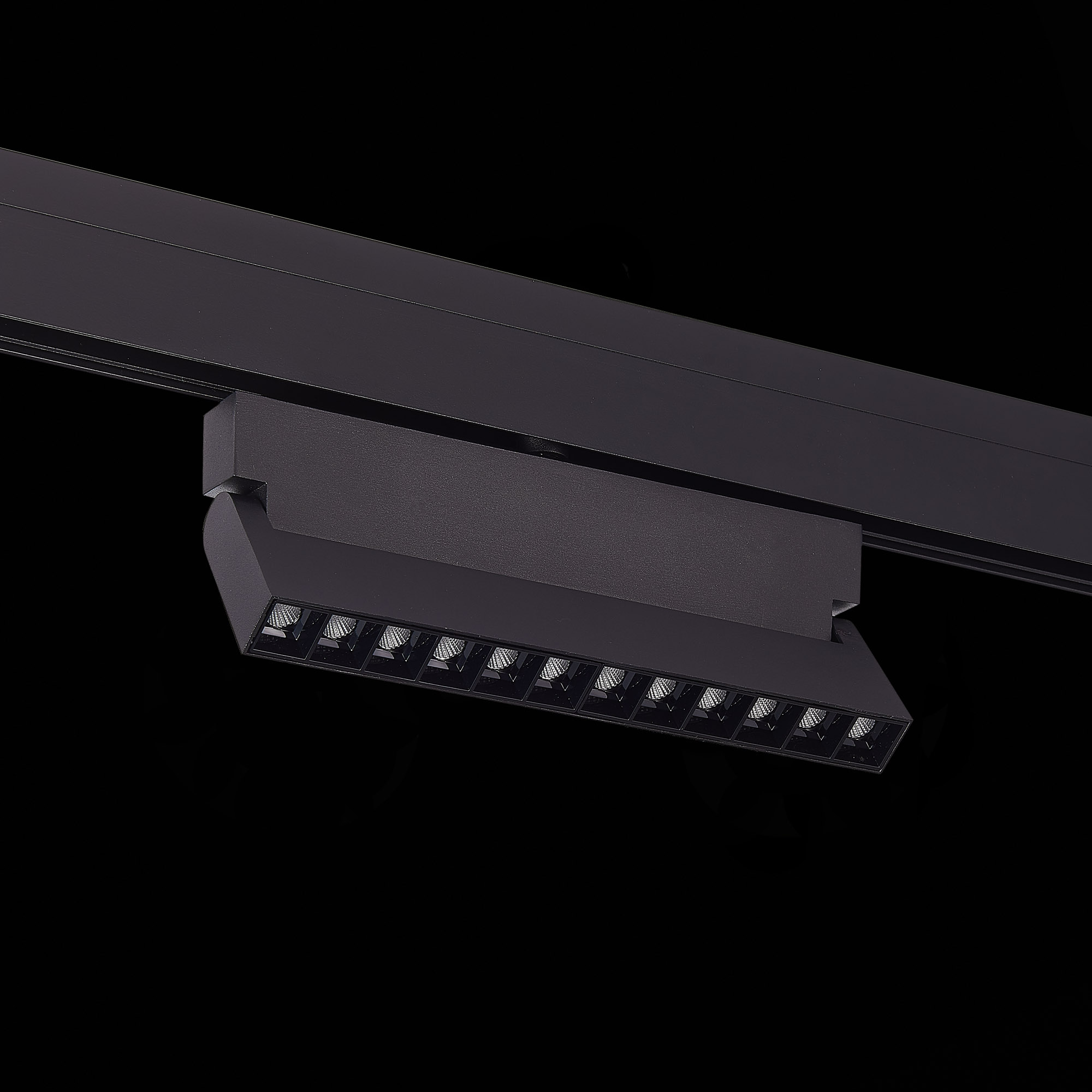 Трековый светильник ST Luce Andre ST362.446.12