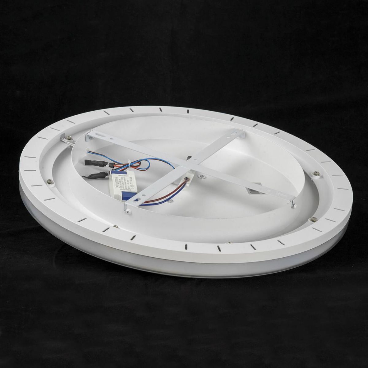 Потолочная люстра Lussole Hartley LSP-7437