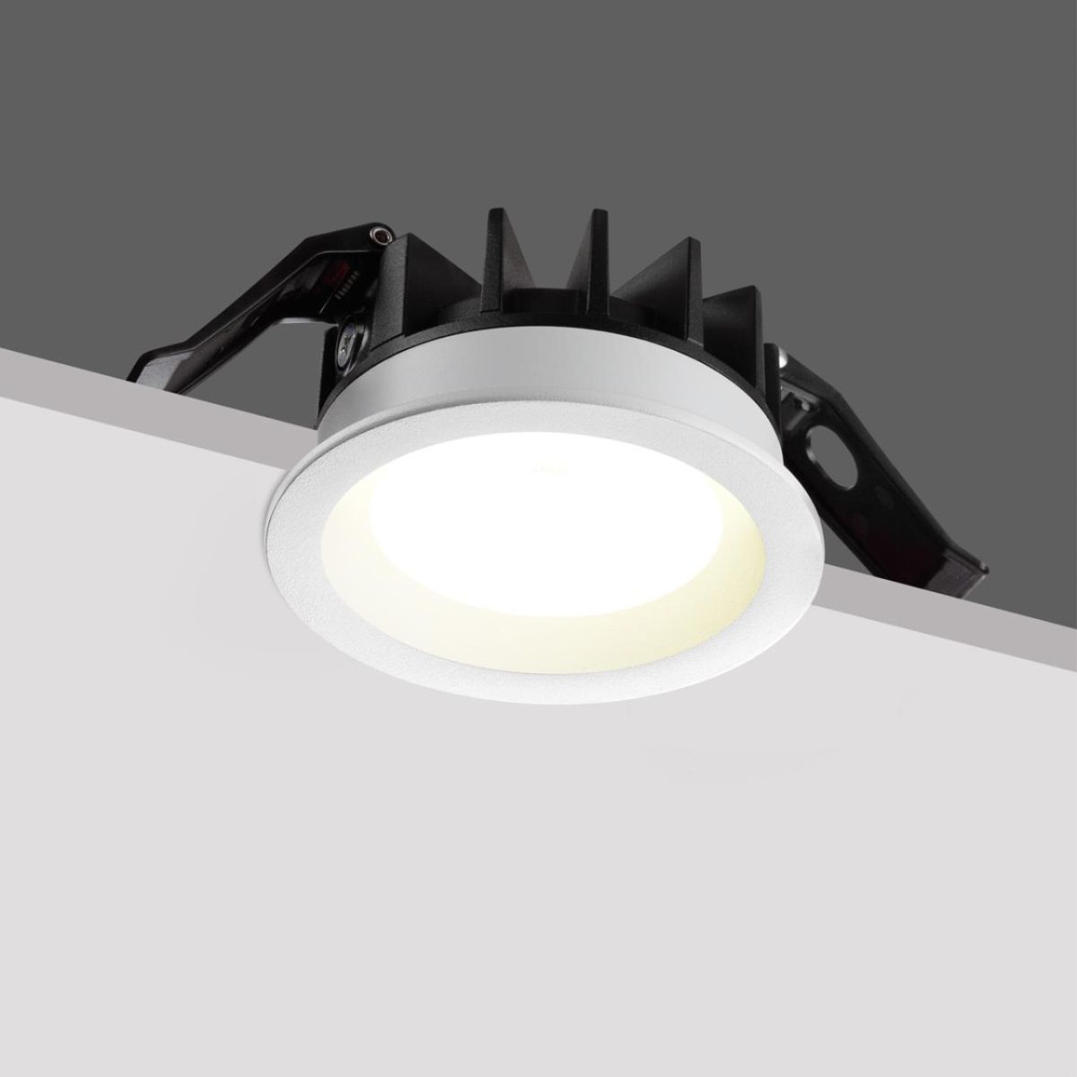 Встраиваемый светильник на натяжной потолок с переключателем цветовой температуры и угла рассеивания Novotech Wir Rayne 359840