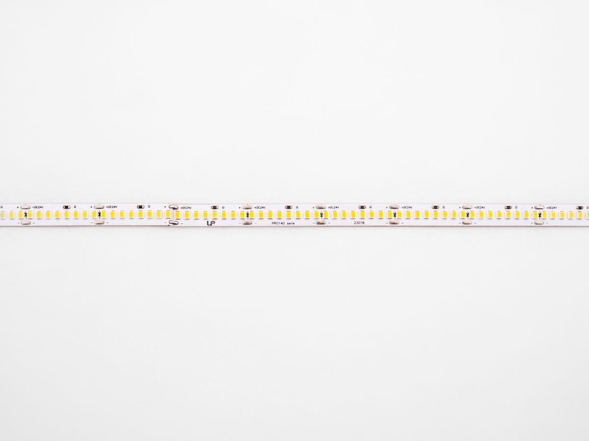 Светодиодная лента LEDS POWER 2835 240/м (22Вт/м) 24В нейтральная, серия ПРО140 005263