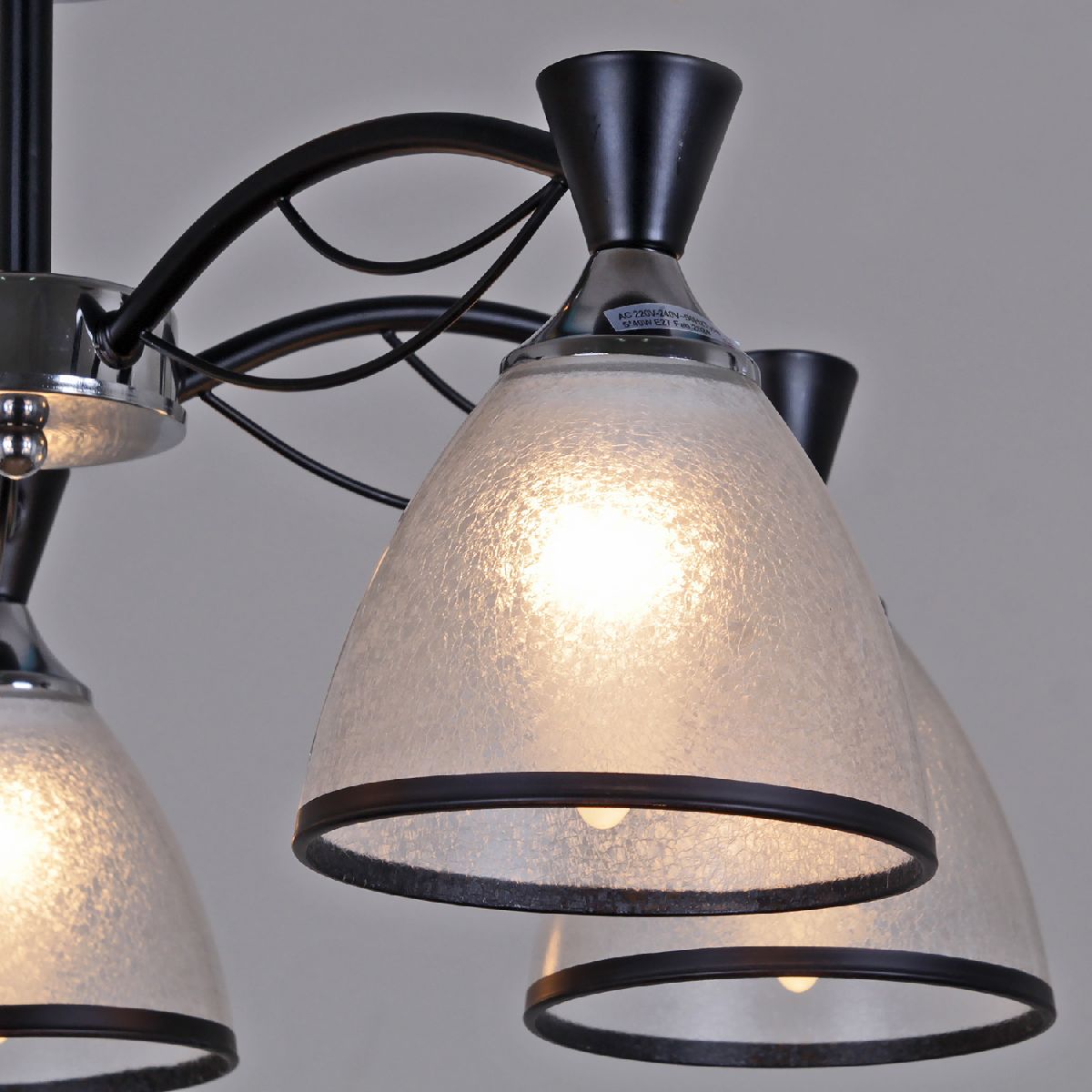 Люстра на штанге Reluce 70082-3.3-05 CR+BK