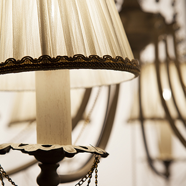 Подвесная люстра Eurosvet Dominique 10149/8 белый с золотом/прозрачный хрусталь Strotskis