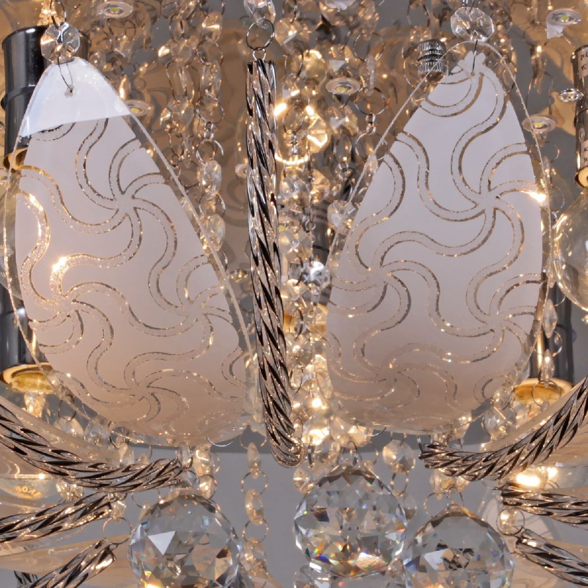 Потолочная люстра Reluce 55577-0.3-08