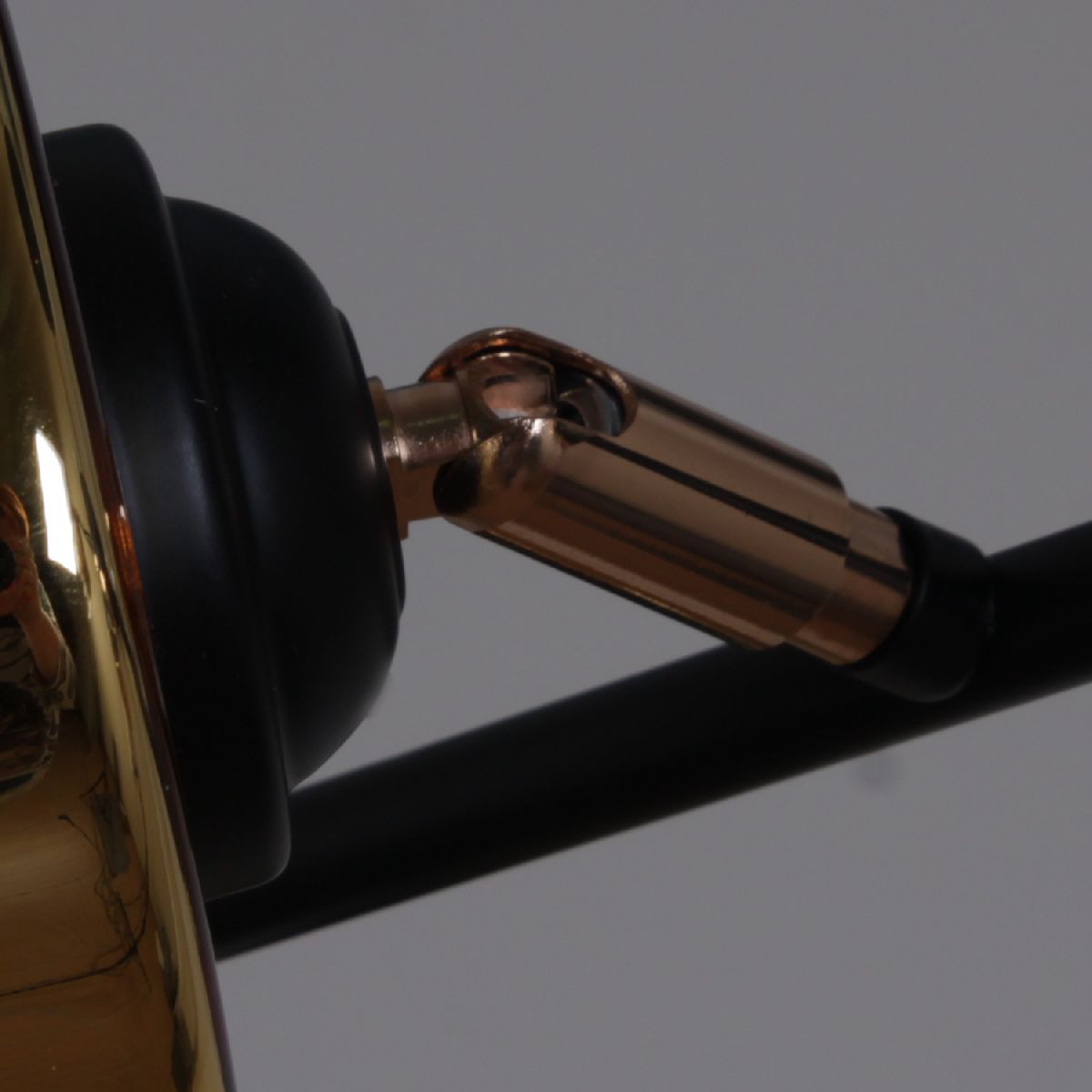 Люстра на штанге Reluce 11555-0.3-04 BK+FGD