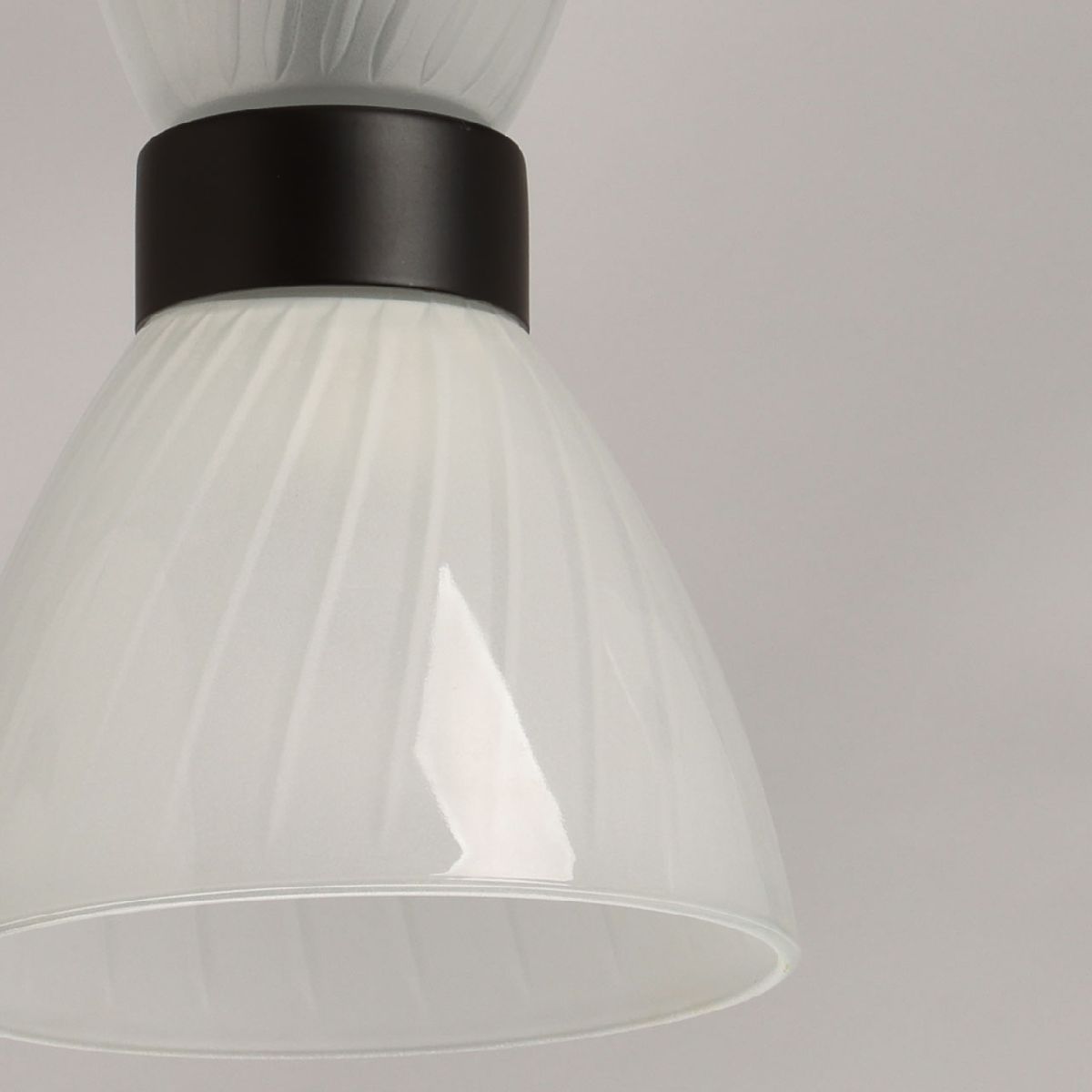 Подвесной светильник De Markt Лоск 107010501