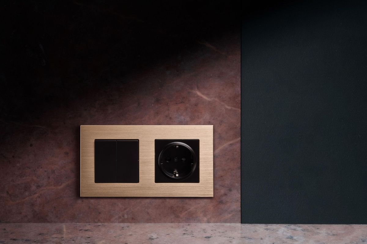 Рамка 1-постовая, золотой Kollinger Reflex AL RA1GD