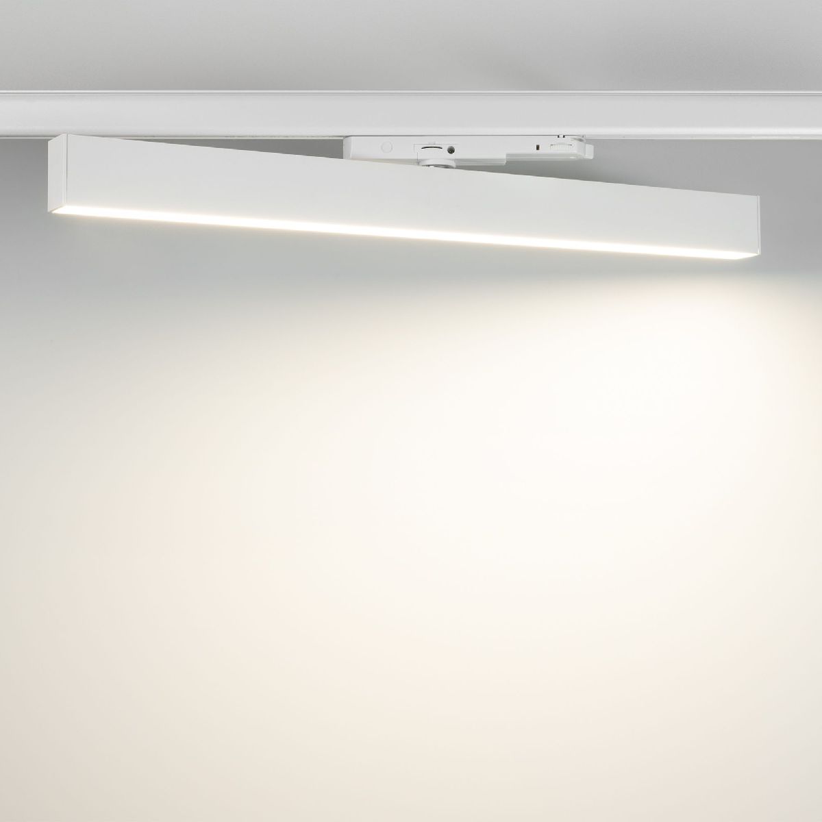 Трековый однофазный светильник Arlight LGD-FLAT-4TR-S605-25W Day4000 (WH, 100 deg, 230V) 033696