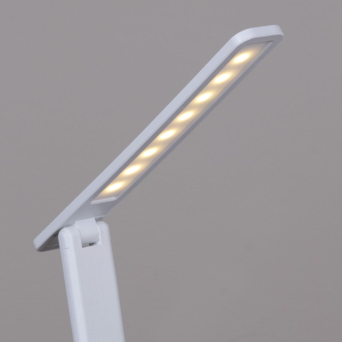 Настольная лампа Reluce 00869-0.7-01 white