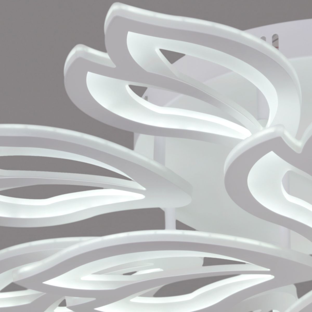 Потолочная люстра Reluce 85162-0.3-8+4