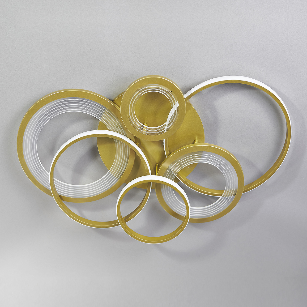 Потолочная светодиодная люстра Escada 10248/6 LED