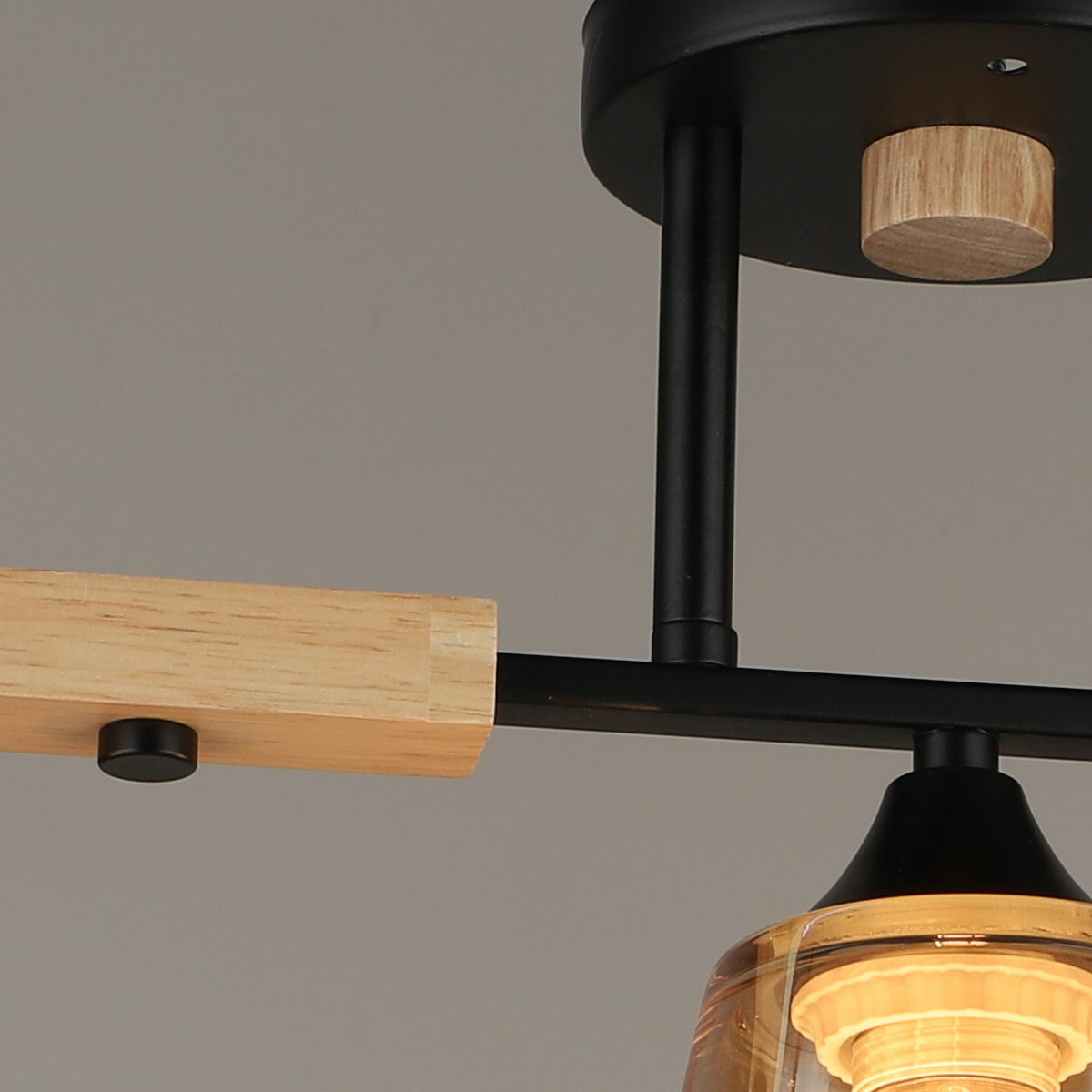 Потолочная люстра Reluce 04601-0.3-03