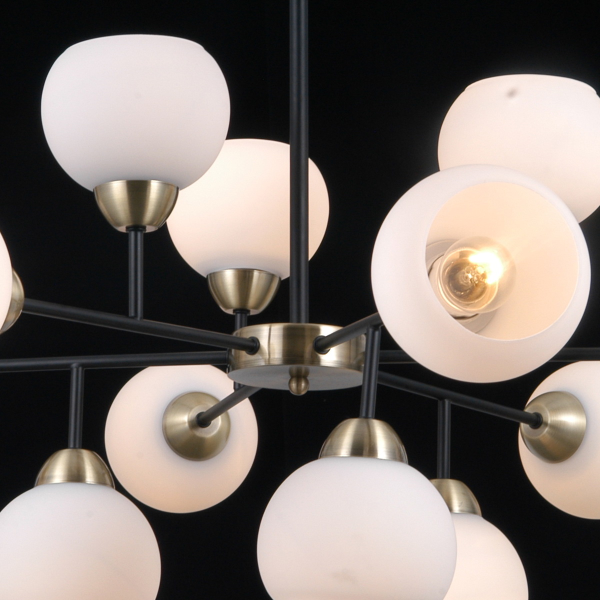 Люстра на штанге Illumico IL0440-12PSQ-79 AB BK