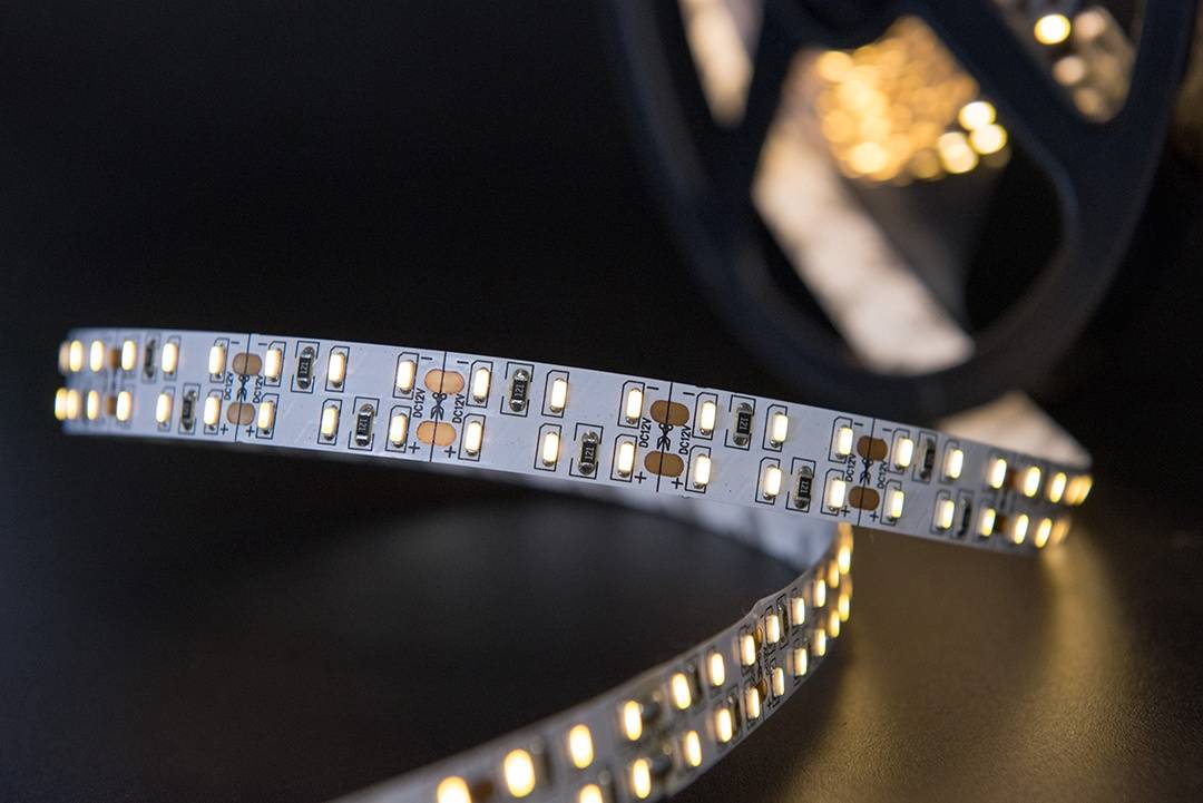 Светодиодная лента SWG SWG4240*2-12-24-WW 001699